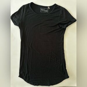 Black Short Sleeve Women's Tee, Minimalist-Soft-XS